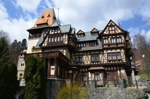 Tot ce trebuie sa stii despre Castelul Pelisor