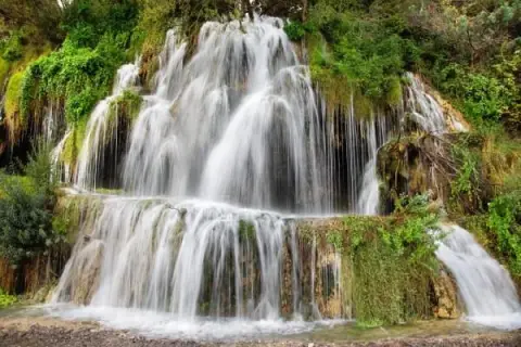 Cascada cu apa termala de la Toplita