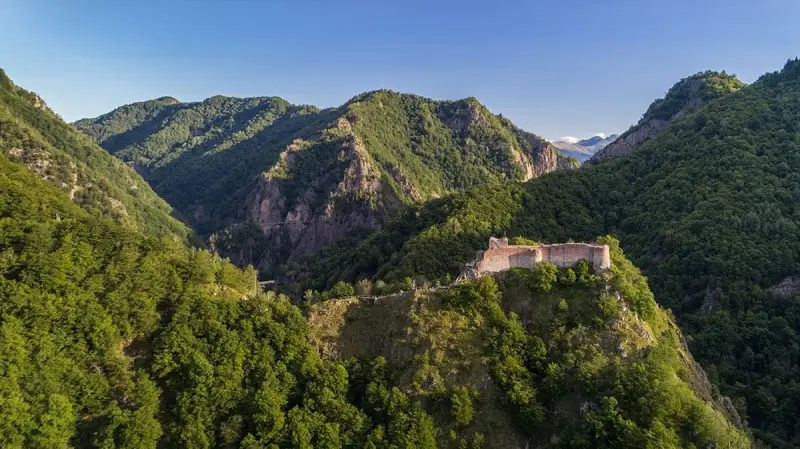 Despre Cetatea Poenari, un loc plin de istorie