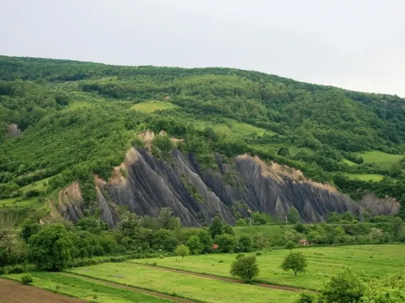 Atractii turistice inedite, Rapa Rosie & Rapa Neagra