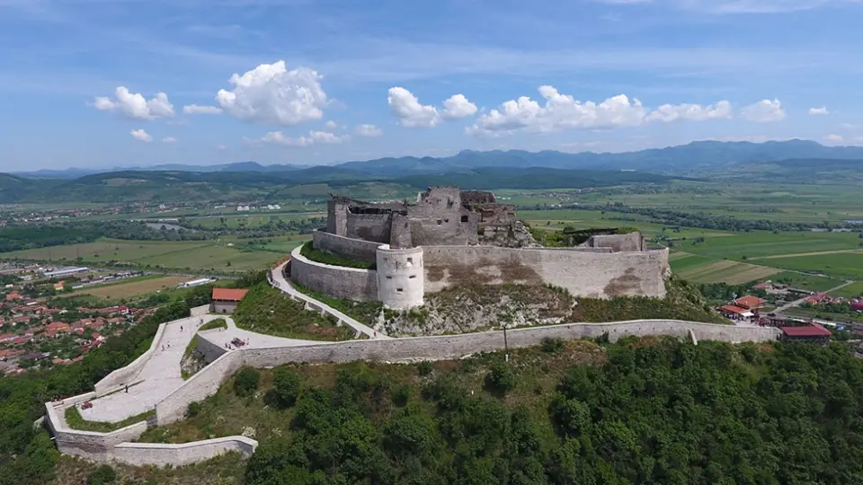 Cetatea Deva, judetul Hunedoara. De ce sa o vizitezi?