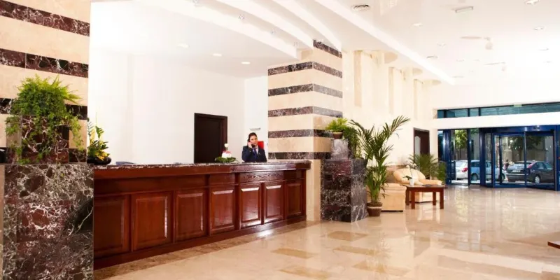Grand Hotel, fotografia 1 din 37