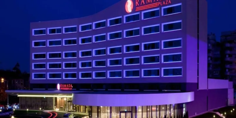 Ramada Plaza Craiova, fotografia 1 din 116